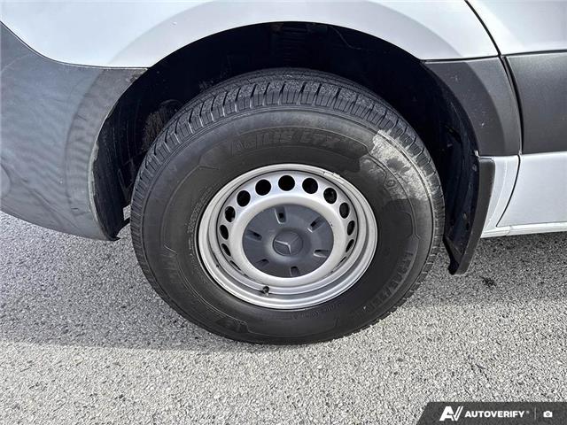 2020 Mercedes-Benz Sprinter 2500 Standard Roof V6 (Stk: L3183) in London - Image 6 of 25