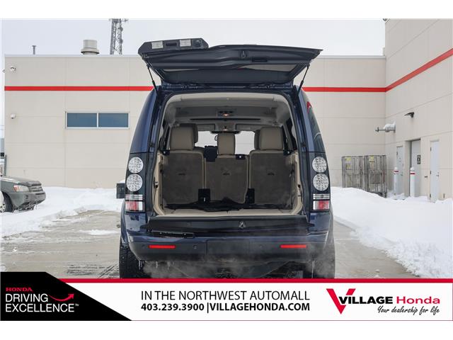 2016 Land Rover LR4 Base (Stk: B9079) in Calgary - Image 8 of 40