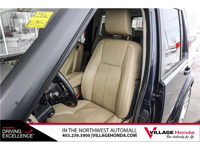 2016 Land Rover LR4 Base (Stk: B9079) in Calgary - Image 14 of 40