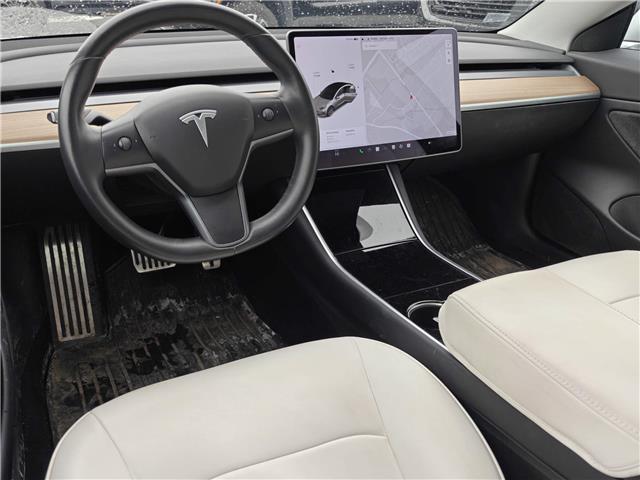 2019 Tesla Model 3 Long Range in Ottawa - Image 2 of 9