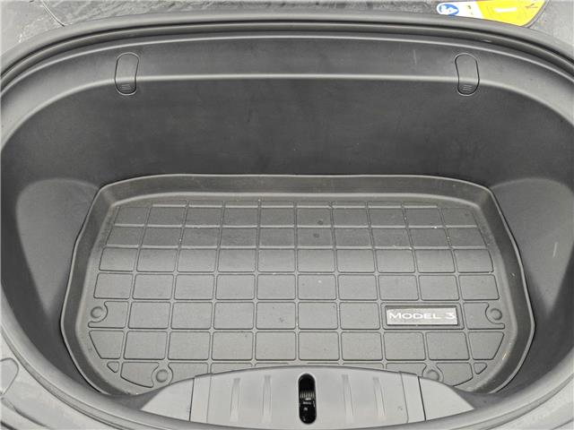 2019 Tesla Model 3 Long Range in Ottawa - Image 4 of 9