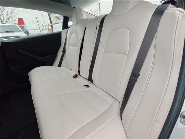 2019 Tesla Model 3 Long Range in Ottawa - Image 7 of 9