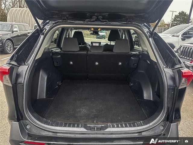2021 Toyota RAV4 LE (Stk: 165607) in London - Image 11 of 19