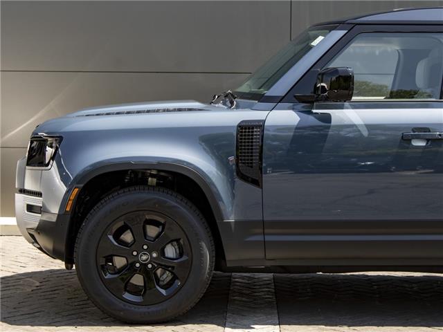 2025 Land Rover Defender P300 S (Stk: D157640-demo) in Windsor - Image 3 of 24