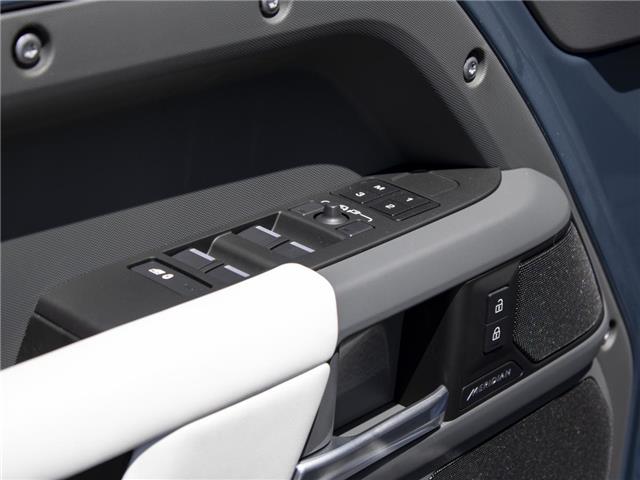 2025 Land Rover Defender P300 S (Stk: D157640-demo) in Windsor - Image 7 of 24