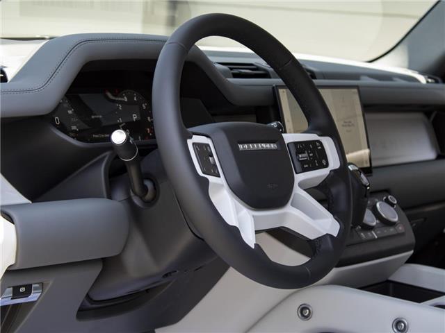 2025 Land Rover Defender P300 S (Stk: D157640-demo) in Windsor - Image 8 of 24