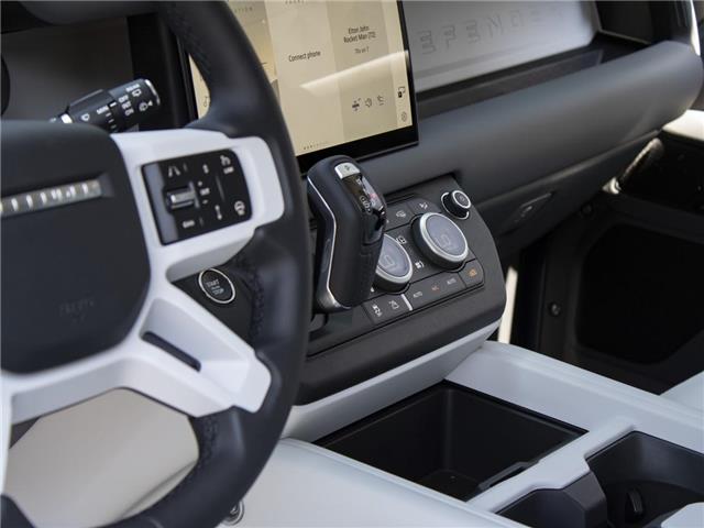 2025 Land Rover Defender P300 S (Stk: D157640-demo) in Windsor - Image 17 of 24