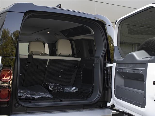 2025 Land Rover Defender P300 S (Stk: D171303-demo) in Windsor - Image 7 of 23