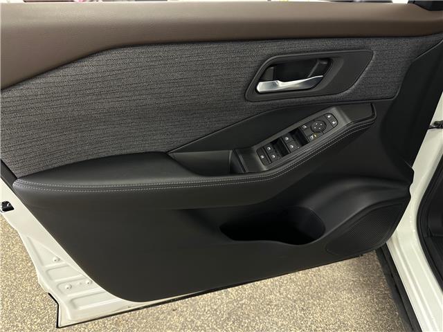 2023 Nissan Rogue SV Moonroof (Stk: 43707J) in Belleville - Image 13 of 31
