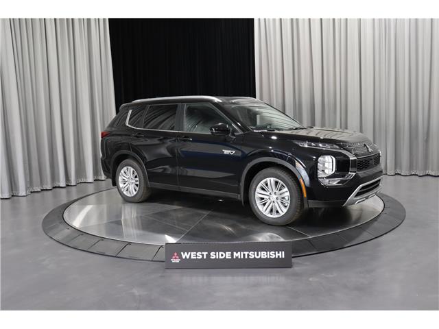 2025 Mitsubishi Outlander PHEV LE (Stk: P25979) in Edmonton - Image 1 of 26