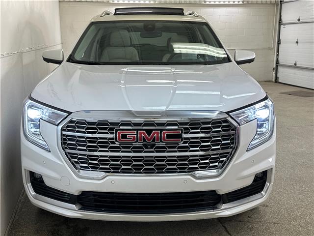 2024 GMC Terrain Denali (Stk: 43702J) in Belleville - Image 2 of 32