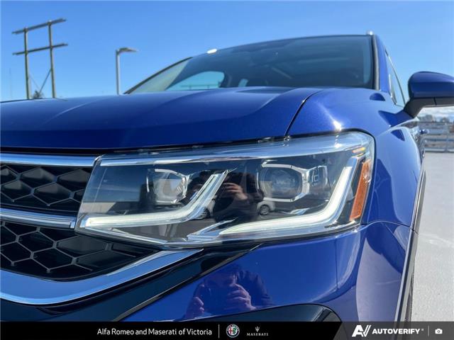 2022 Volkswagen Taos Highline (Stk: 235681) in Victoria - Image 7 of 24