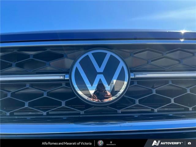 2022 Volkswagen Taos Highline (Stk: 235681) in Victoria - Image 8 of 24