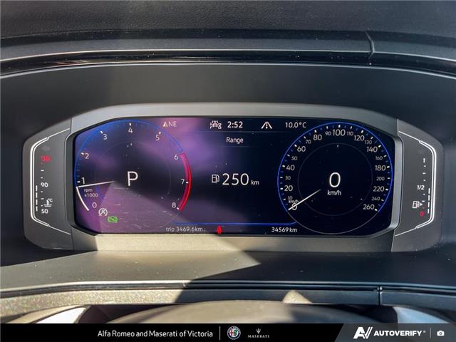 2022 Volkswagen Taos Highline (Stk: 235681) in Victoria - Image 14 of 24