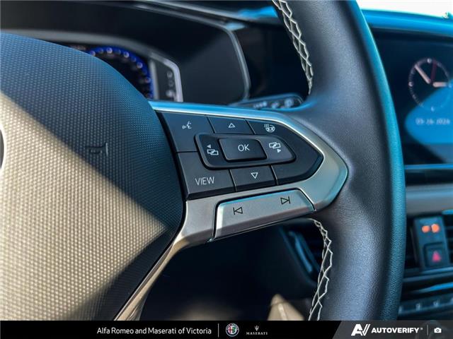 2022 Volkswagen Taos Highline (Stk: 235681) in Victoria - Image 15 of 24