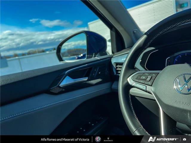 2022 Volkswagen Taos Highline (Stk: 235681) in Victoria - Image 16 of 24