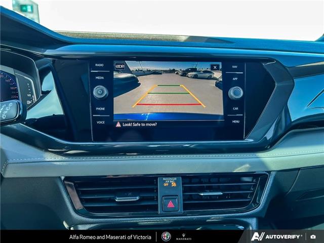 2022 Volkswagen Taos Highline (Stk: 235681) in Victoria - Image 18 of 24