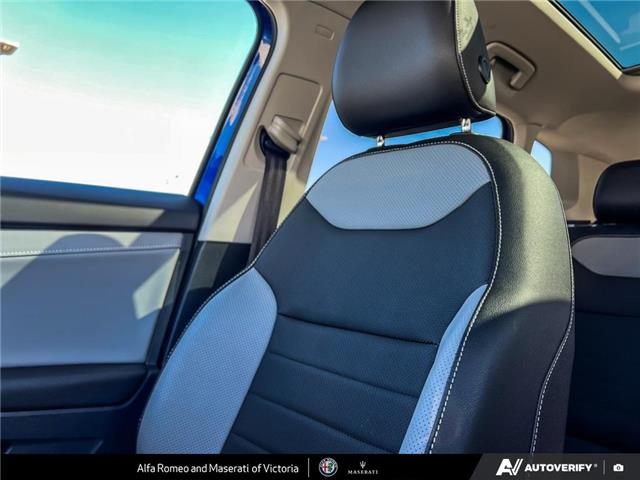 2022 Volkswagen Taos Highline (Stk: 235681) in Victoria - Image 19 of 24