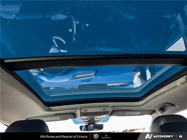 2022 Volkswagen Taos Highline (Stk: 235681) in Victoria - Image 20 of 24