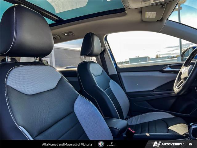 2022 Volkswagen Taos Highline (Stk: 235681) in Victoria - Image 21 of 24