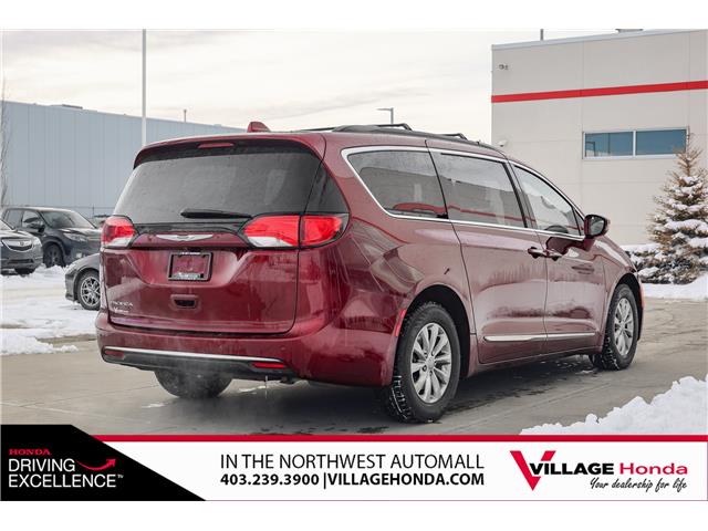 2017 Chrysler Pacifica Touring-L (Stk: B9052A) in Calgary - Image 11 of 32