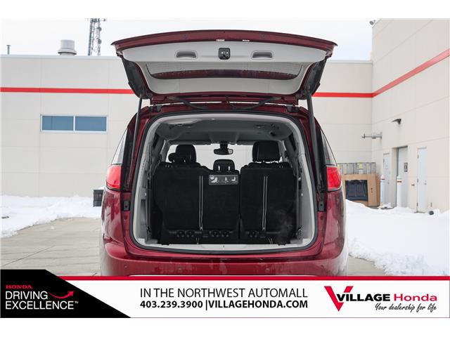 2017 Chrysler Pacifica Touring-L (Stk: B9052A) in Calgary - Image 9 of 32