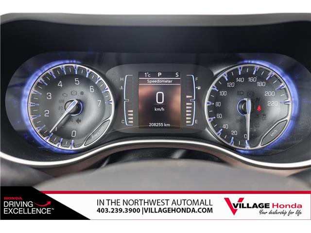 2017 Chrysler Pacifica Touring-L (Stk: B9052A) in Calgary - Image 16 of 32