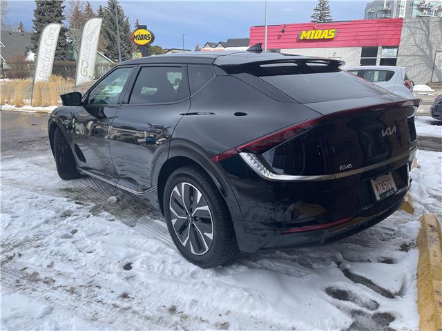 2023 Kia EV6 Long Range (Stk: R-23KIEBLA0201) in Calgary - Image 3 of 18