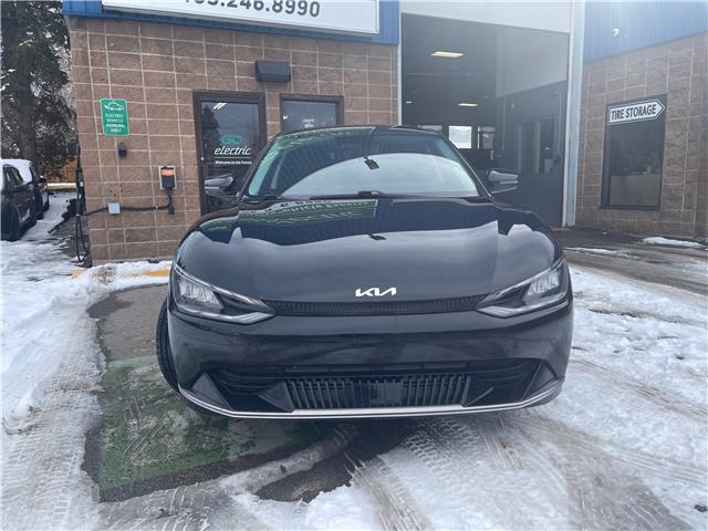2023 Kia EV6 Long Range (Stk: R-23KIEBLA0201) in Calgary - Image 8 of 18