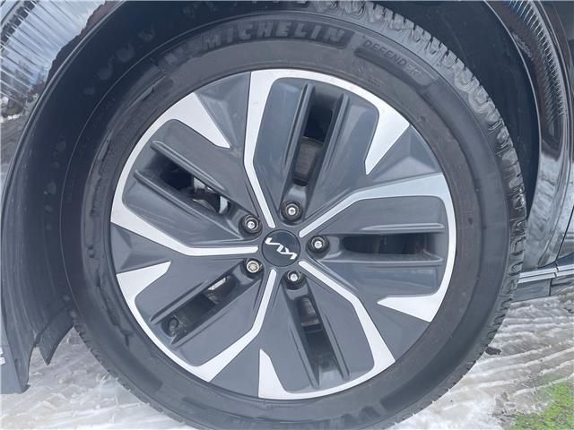 2023 Kia EV6 Long Range (Stk: R-23KIEBLA0201) in Calgary - Image 9 of 18