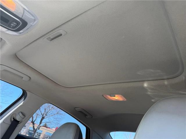 2022 Hyundai Elantra Ultimate w/Two-Tone Interior (Stk: 121294) in London - Image 17 of 19