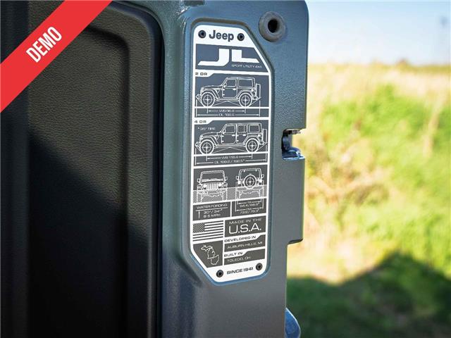 2025 Jeep Wrangler Rubicon (Stk: S653181) in Surrey - Image 22 of 23