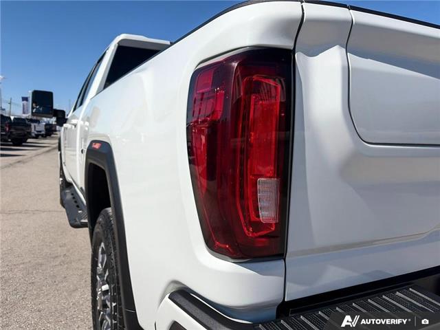 2021 GMC Sierra 2500HD AT4 (Stk: P212962) in Grimsby - Image 11 of 25