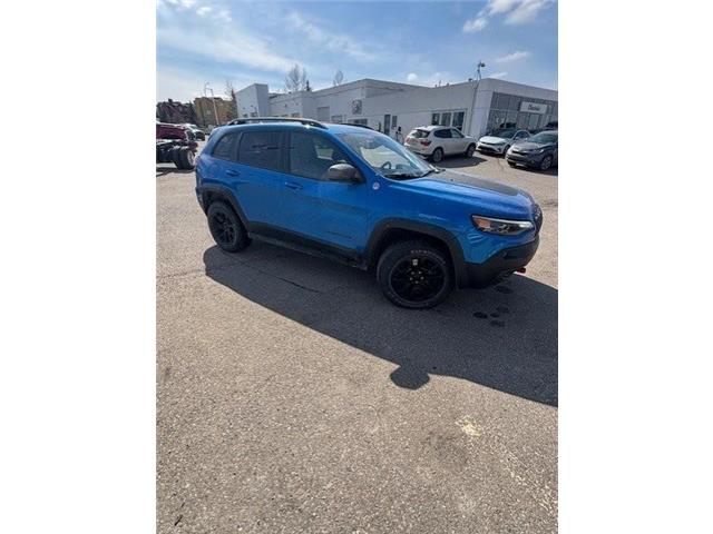 2019 Jeep Cherokee Trailhawk (Stk: KU0418B) in Okotoks - Image 4 of 11