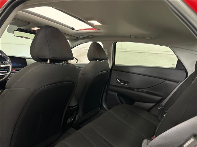 2024 Hyundai Elantra Preferred (Stk: 43816J) in Belleville - Image 8 of 31
