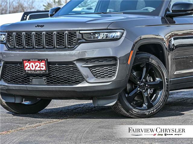 2025 Jeep Grand Cherokee Laredo (Stk: U21586) in Burlington - Image 7 of 32