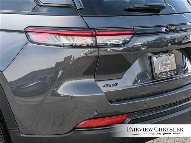 2025 Jeep Grand Cherokee Laredo (Stk: U21586) in Burlington - Image 10 of 32