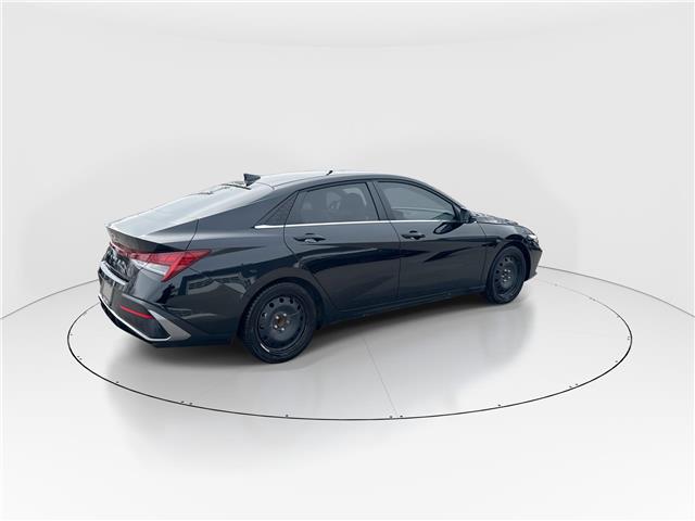 2025 Hyundai Elantra Luxury w/Two-Tone Interior (Stk: 16U101683) in Markham - Image 8 of 30