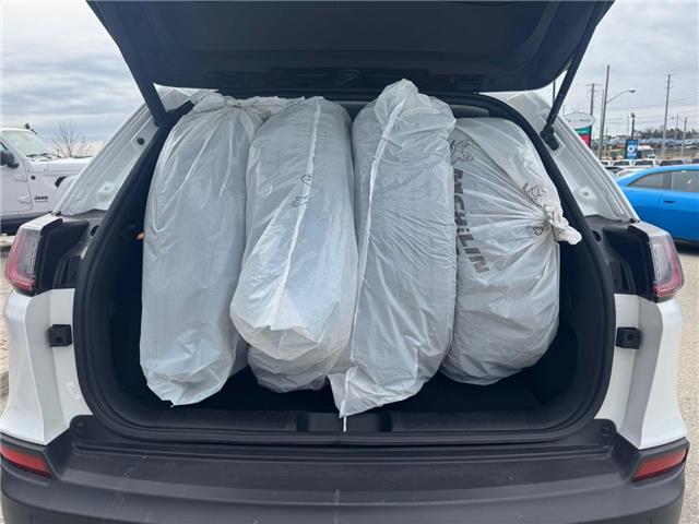 2021 Jeep Cherokee Altitude (Stk: 28376T) in Newmarket - Image 4 of 14