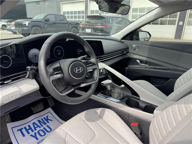 2025 Hyundai Elantra Luxury w/Two-Tone Interior (Stk: 16U101683) in Markham - Image 12 of 30