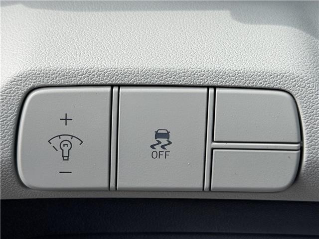 2025 Hyundai Elantra Luxury w/Two-Tone Interior (Stk: 16U101683) in Markham - Image 13 of 30