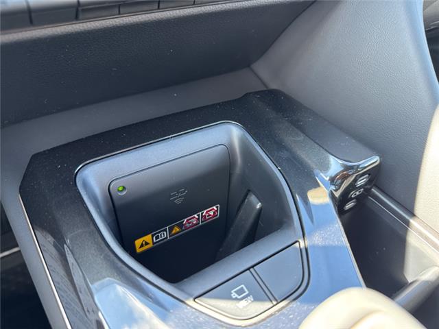 2026 Toyota Crown Signia Limited (Stk: 3041969) in Cranbrook - Image 15 of 21