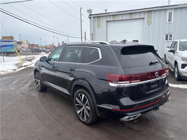 2025 Volkswagen Atlas 2.0 TSI Execline (Stk: T301A) in Thunder Bay - Image 3 of 22