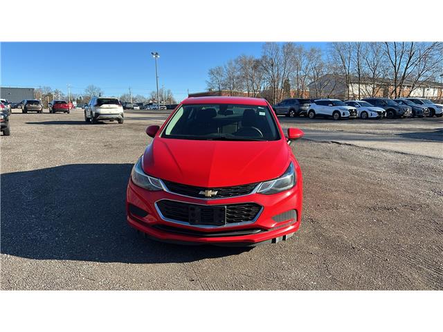 2017 Chevrolet Cruze LT Auto (Stk: 36026) in London - Image 2 of 11