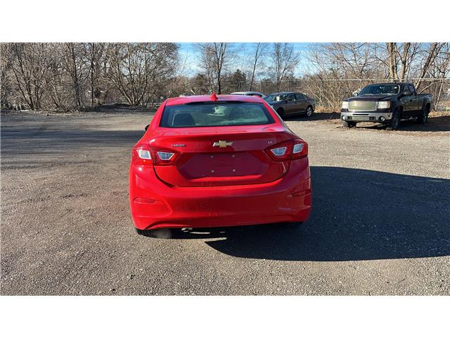 2017 Chevrolet Cruze LT Auto (Stk: 36026) in London - Image 7 of 11
