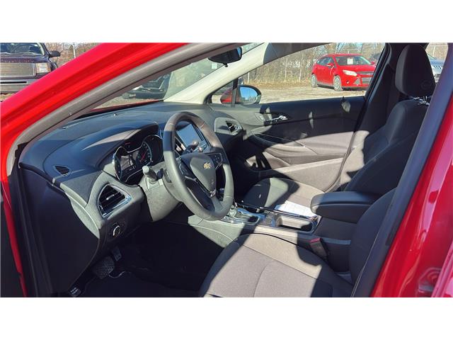 2017 Chevrolet Cruze LT Auto (Stk: 36026) in London - Image 10 of 11