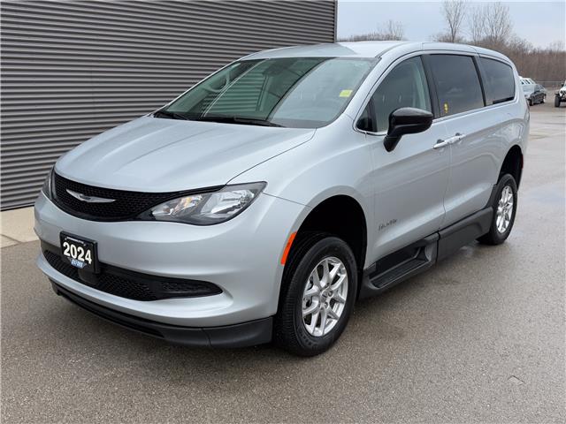 2024 Chrysler Grand Caravan SXT (Stk: UM047) in London - Image 1 of 25