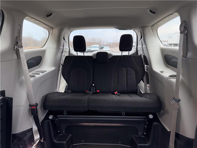 2024 Chrysler Grand Caravan SXT (Stk: UM047) in London - Image 13 of 25