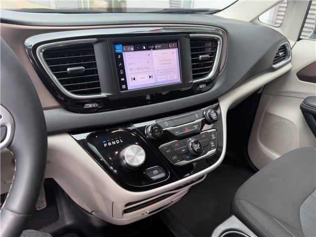 2024 Chrysler Grand Caravan SXT (Stk: UM047) in London - Image 16 of 25