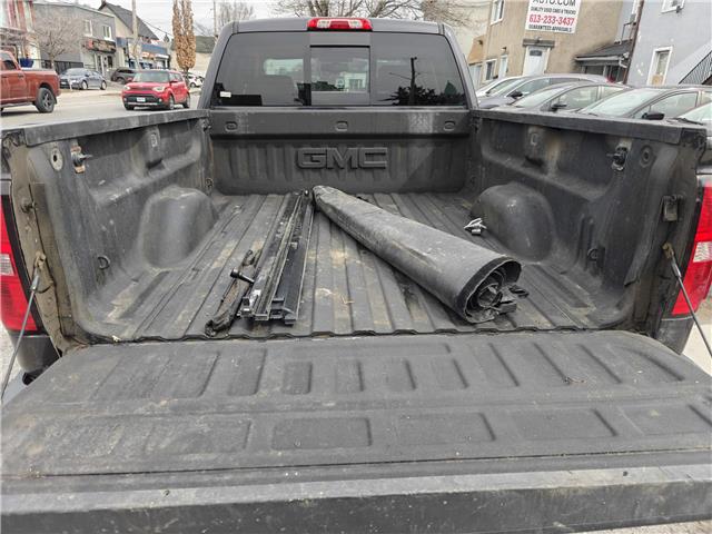 2015 GMC Sierra 1500 SLT in Ottawa - Image 6 of 10